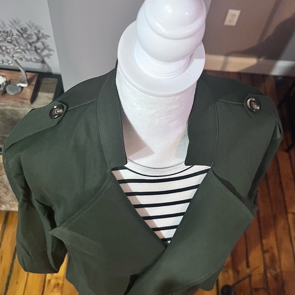 Army Green Trench Coat | Size Medium - Picture 7 of 14